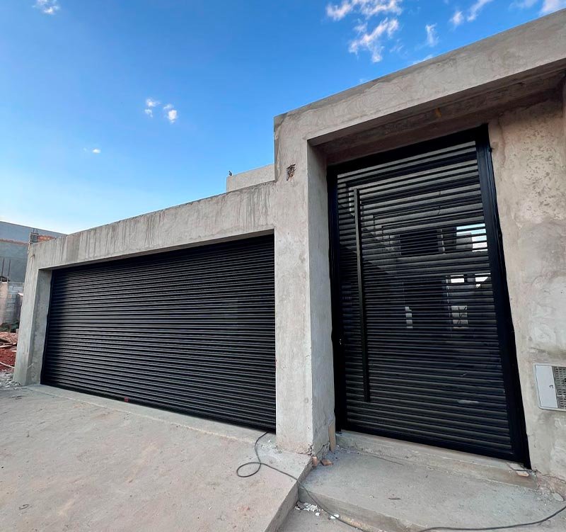 imagem total force portas de aço automáticas residenciais